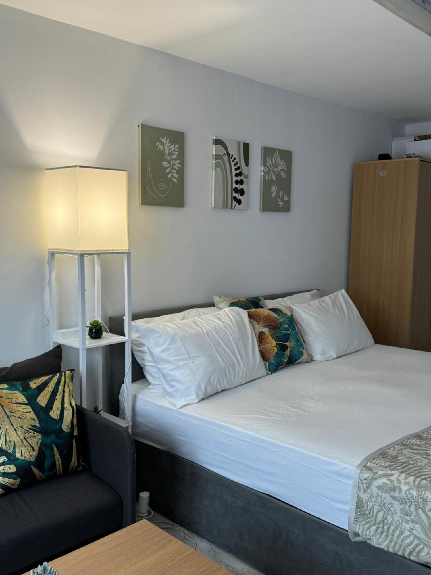 Posh Executive Studio London Thamesmead  Extérieur photo