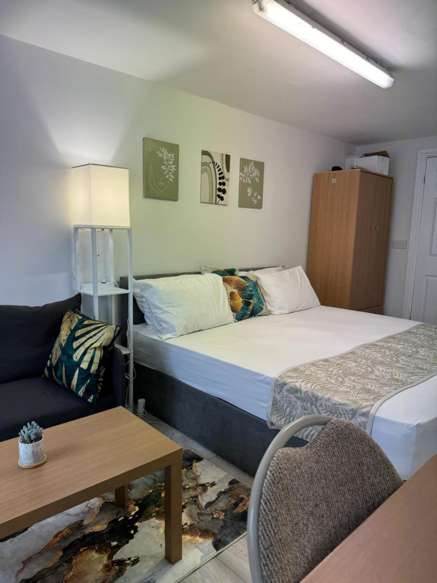 Posh Executive Studio London Thamesmead  Extérieur photo