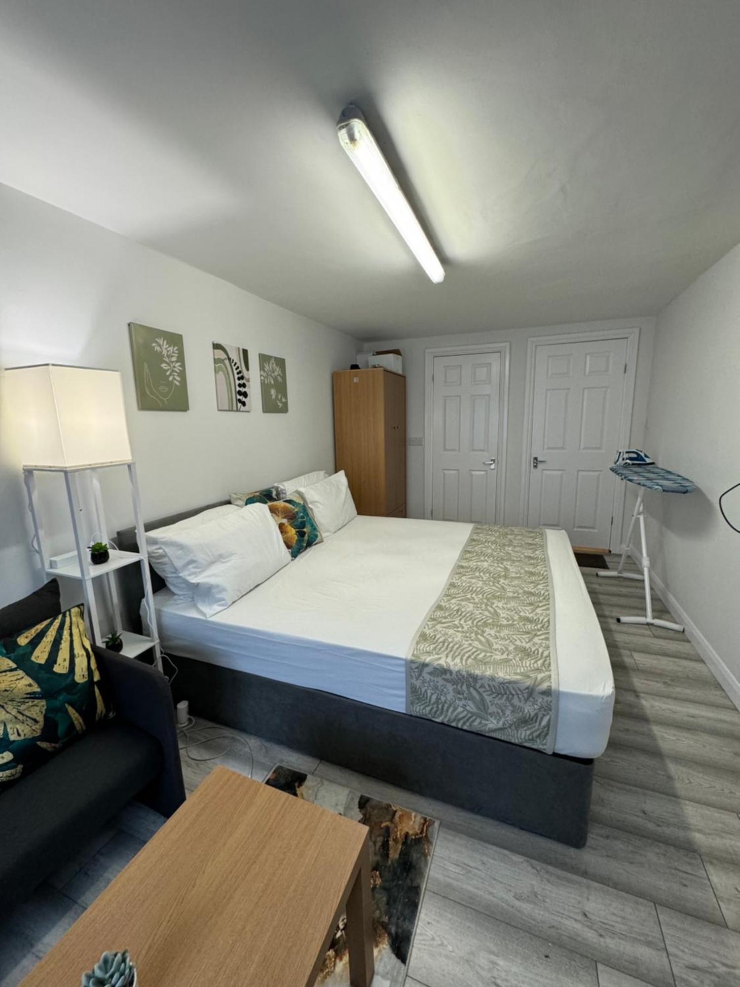 Posh Executive Studio London Thamesmead  Extérieur photo