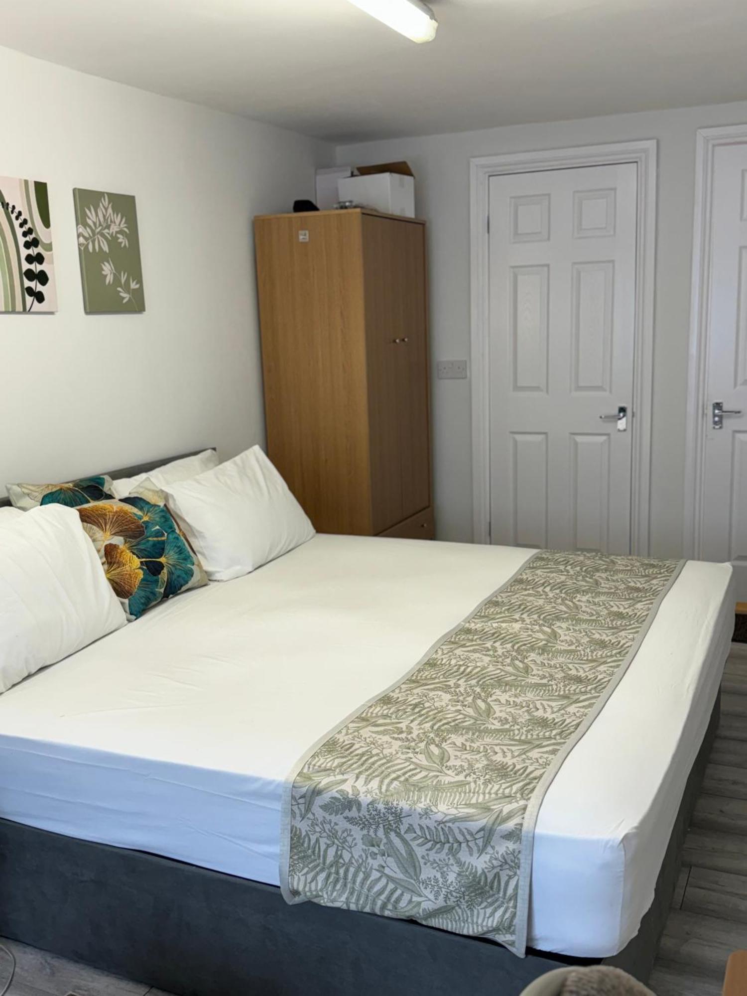 Posh Executive Studio London Thamesmead  Extérieur photo