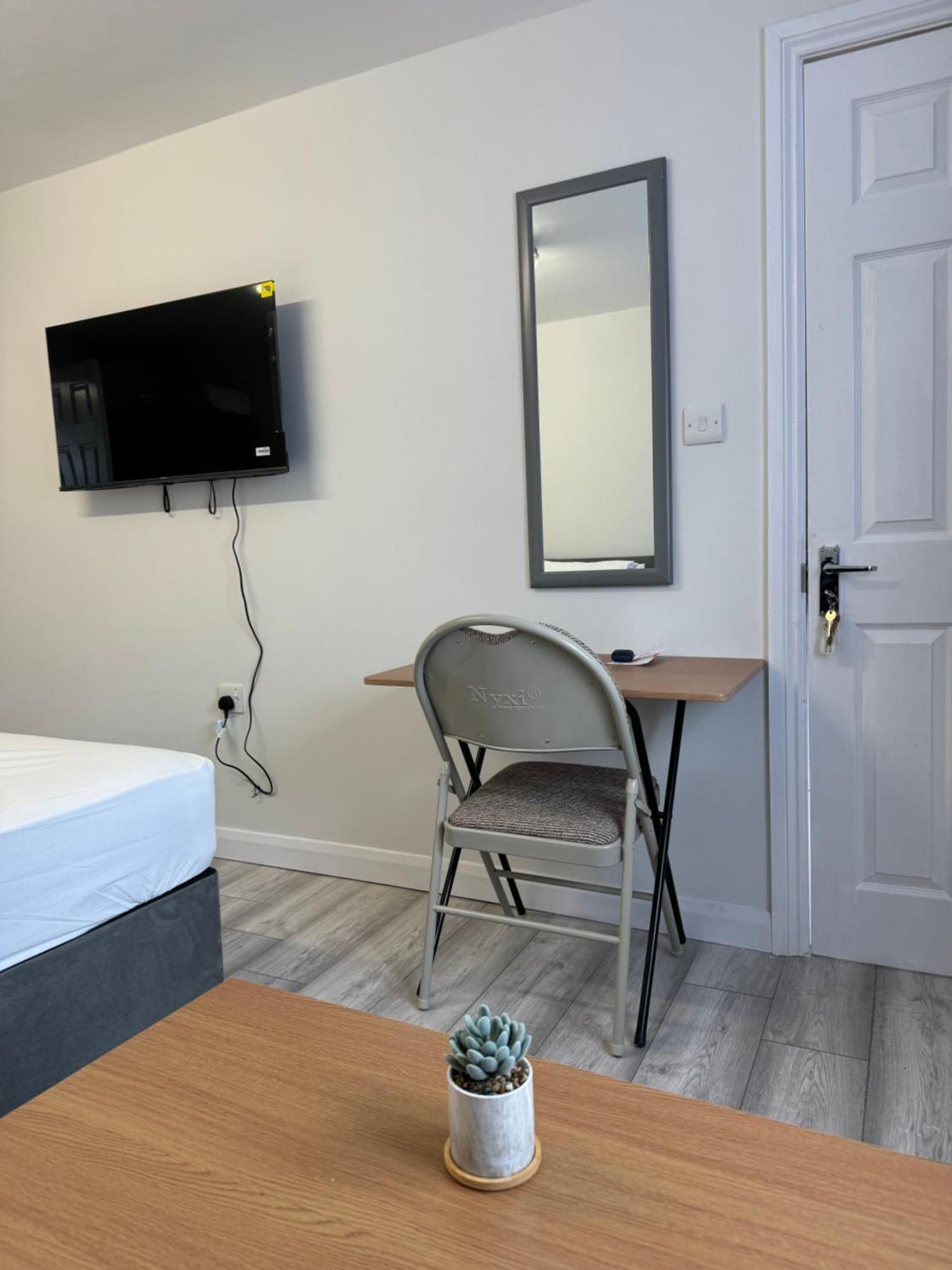 Posh Executive Studio London Thamesmead  Extérieur photo